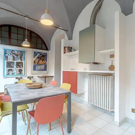 Guesthost - Quadrilatero Romano! Exclusive & Roomy