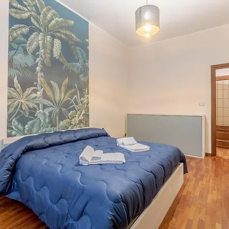 Guesthost - Quadrilatero Romano! Exclusive & Roomy