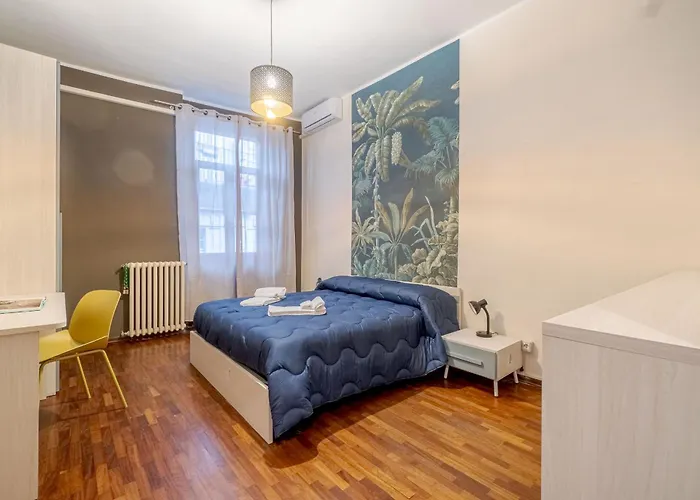 Apartment Guesthost - Quadrilatero Romano! Exclusive & Roomy *