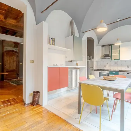 Guesthost - Quadrilatero Romano! Exclusive & Roomy Apartamento *