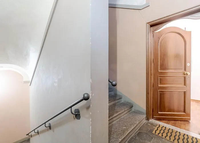 Guesthost - Quadrilatero Romano! Exclusive & Roomy