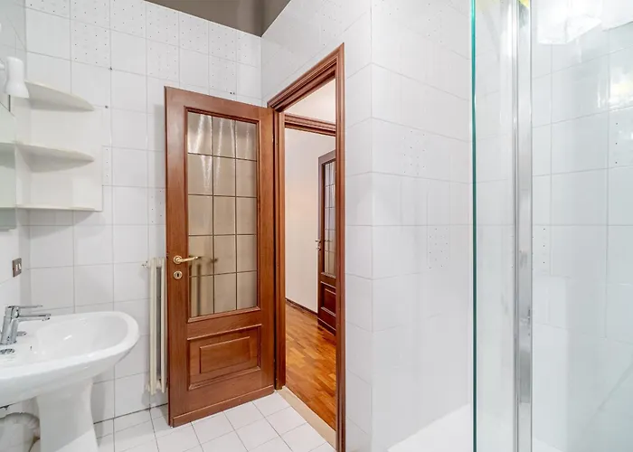 Guesthost - Quadrilatero Romano! Exclusive & Roomy Turyn