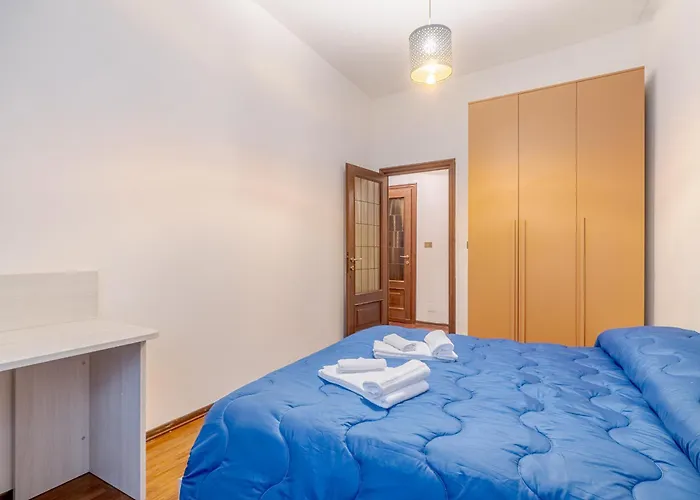 Guesthost - Quadrilatero Romano! Exclusive & Roomy Apartament *